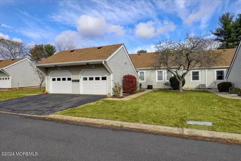 95 Halls Croft Rd #1000, Freehold, NJ 07728