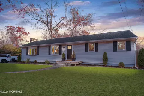 29 Chain Blvd, Berkeley, NJ 08721