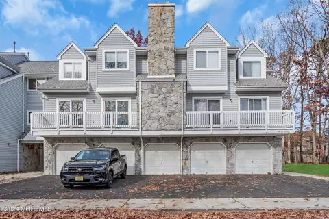 1702 Arthur St, Toms River, NJ 08755