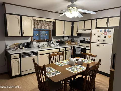 Kitchen - 143 Sunset Dr, Forked River, NJ 08731 photo 1 of 2