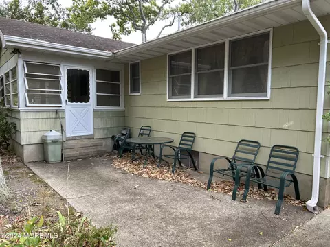 Exterior - 143 Sunset Dr, Forked River, NJ 08731 photo 10 of 11