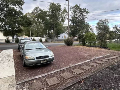 Exterior - 143 Sunset Dr, Forked River, NJ 08731 photo 4 of 11