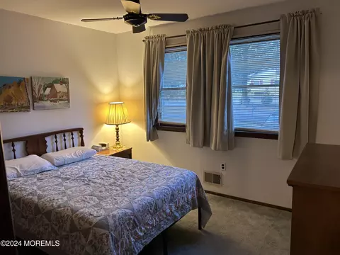 Bedroom - 143 Sunset Dr, Forked River, NJ 08731 photo 6 of 7