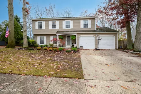 12 Weymouth Dr, Howell, NJ 07731