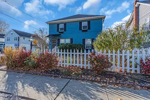 36 Washington St, Keyport, NJ 07735