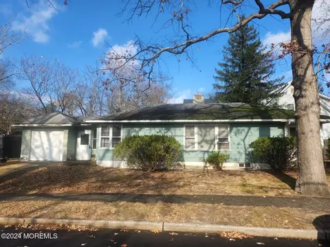 55 Caranetta Dr, Lakewood, NJ 08701