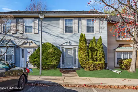 163 Bristol Ct, Lakewood, NJ 08701