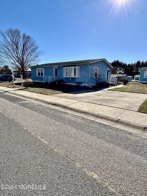 635 Dede Dr, Freehold, NJ 07728