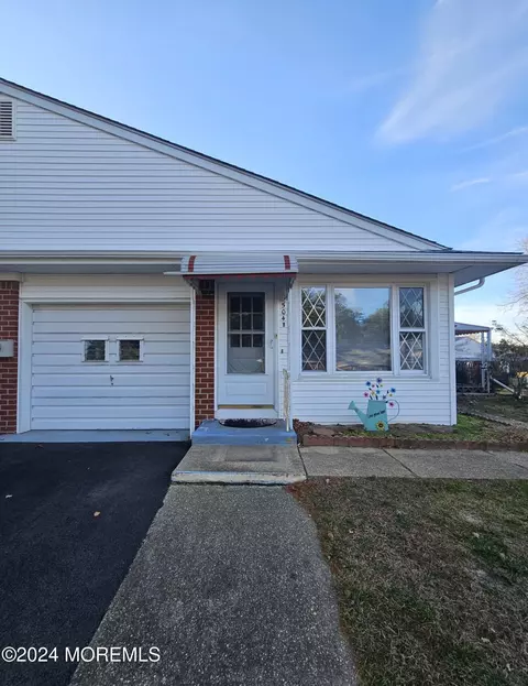 504 Lilac Ln #B, Whiting, NJ 08759