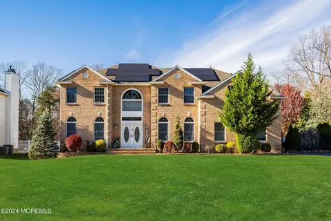 38 Overlook Dr, Jackson, NJ 08527