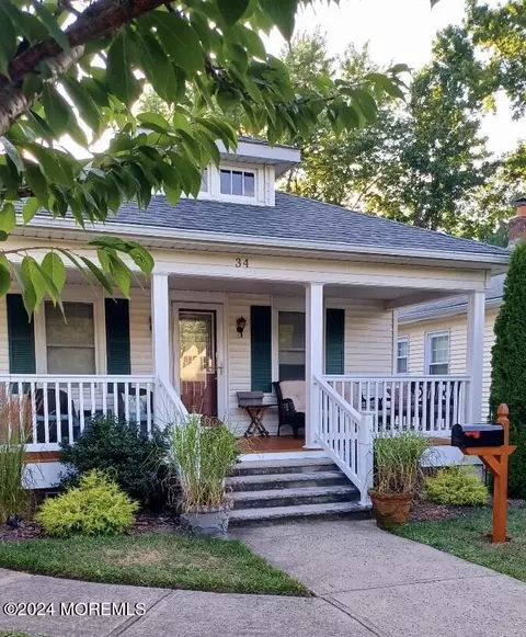 34 Whalepond Rd, Oakhurst, NJ 07755