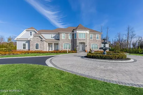 7 Hayfield Ct, Holmdel, NJ 07733