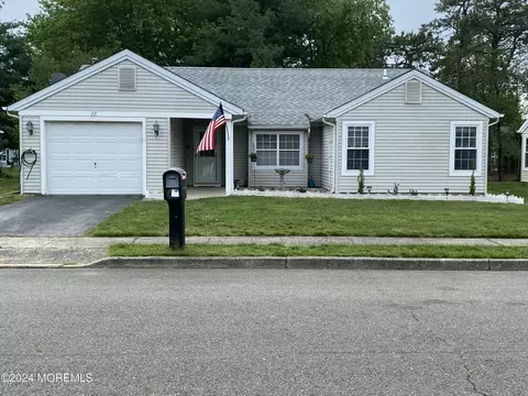 22 Sheffield Dr, Forked River, NJ 08731