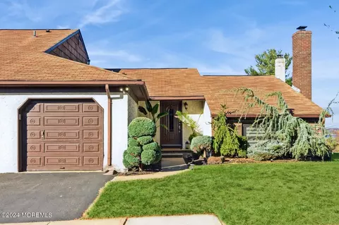 11 Canterbury Ct, Sayreville, NJ 08872