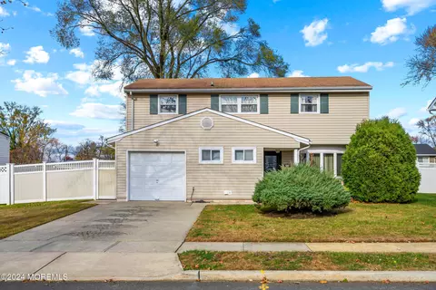 24 Mabaline Rd, Old Bridge, NJ 08857
