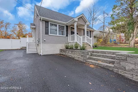 48 Point O Woods Dr, Toms River, NJ 08753