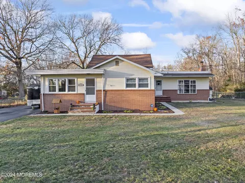 143 Clayton Ave, Toms River, NJ 08755