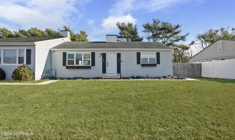 3277 Mystic Port Pl, Toms River, NJ 08753