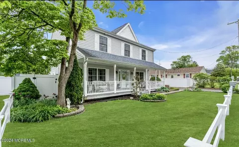 445 Mermaid Ave, Beachwood, NJ 08722