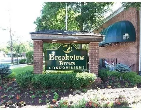 289 Main St #6F, Spotswood, NJ 08884