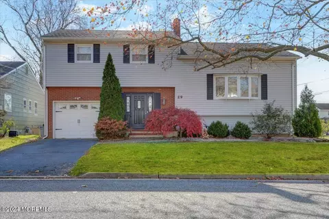 29 Alexander Ave, Freehold, NJ 07728