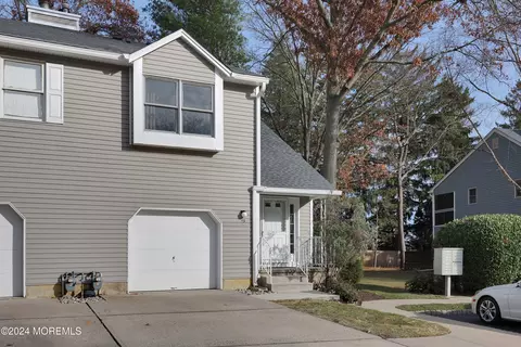 13 Mayfair Ct, Little Silver, NJ 07739
