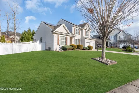 13 Cranmer Ct, Little Egg Harbor, NJ 08087