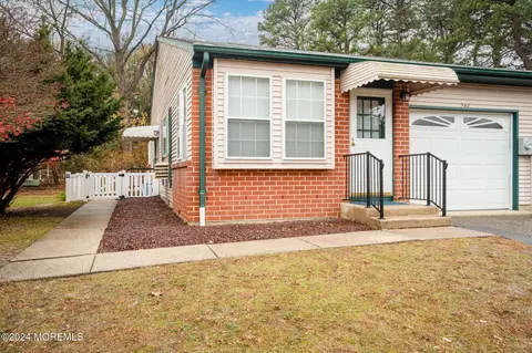 24 Sunset Rd # A, Manchester, NJ 08759