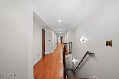 Entry Way - 2 Browns Dock Rd, Rumson, NJ 07760 photo 7 of 8