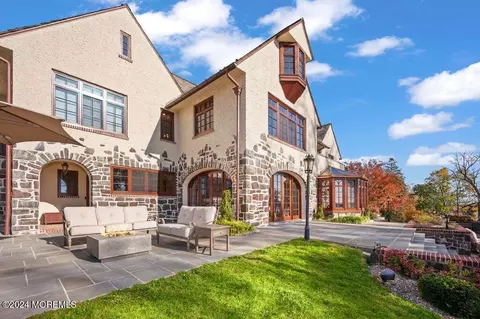 Exterior - 2 Browns Dock Rd, Rumson, NJ 07760 photo 10 of 13