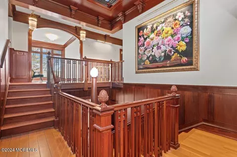 Entry Way - 2 Browns Dock Rd, Rumson, NJ 07760 photo 2 of 8