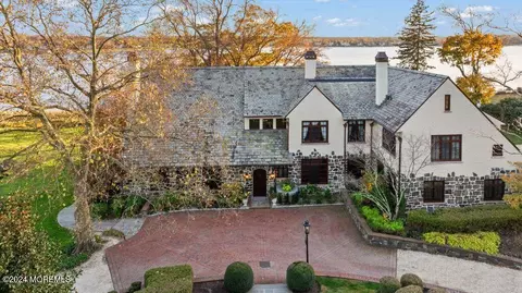 Exterior - 2 Browns Dock Rd, Rumson, NJ 07760 photo 4 of 13