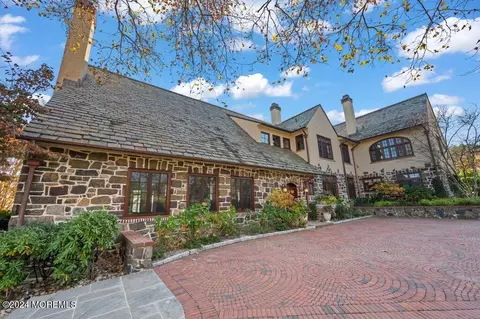 Exterior - 2 Browns Dock Rd, Rumson, NJ 07760 photo 6 of 13