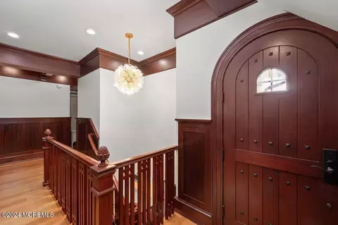 Entry Way - 2 Browns Dock Rd, Rumson, NJ 07760 photo 6 of 8