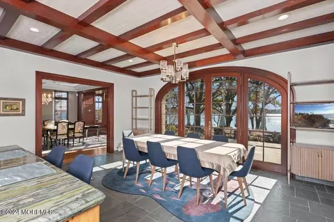 Dining - 2 Browns Dock Rd, Rumson, NJ 07760 photo 2 of 4