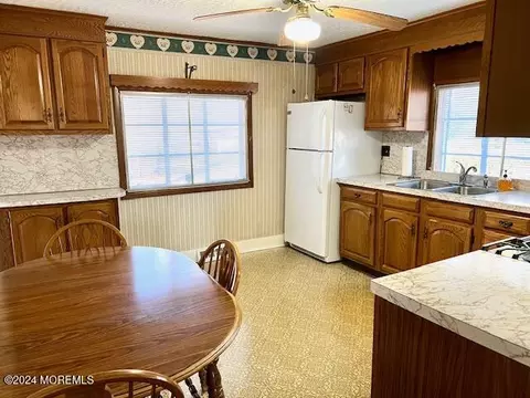 92 Cherry St, Whiting, NJ 08759 photo 15