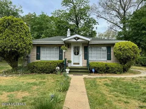 92 Cherry St, Whiting, NJ 08759