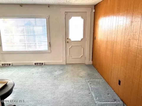 92 Cherry St, Whiting, NJ 08759 photo 4