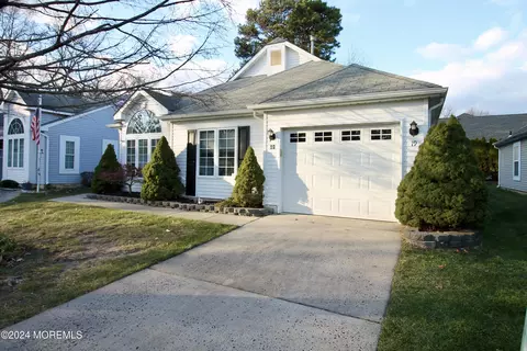 19 Kildare Ln, Jackson, NJ 08527