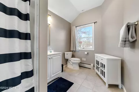 Bath - 745 Windsor Pl, Forked River, NJ 08731 photo 4 of 5