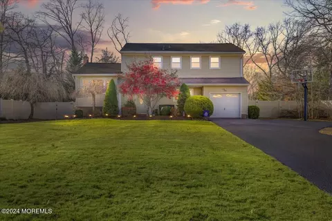 6 Portsmouth Rd, Manalapan, NJ 07726