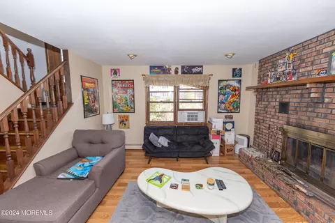 Living - 956 Kearny Ave, Forked River, NJ 08731 photo 1 of 1