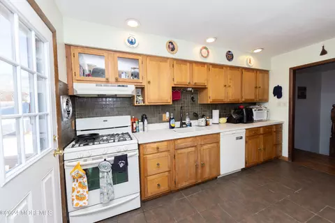 Kitchen - 956 Kearny Ave, Forked River, NJ 08731 photo 1 of 2