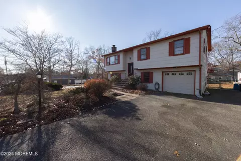 956 Kearny Ave, Forked River, NJ 08731