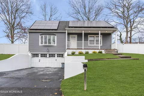 910 Center St, Forked River, NJ 08731