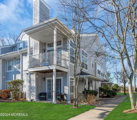 1188 Richmond Rd, Mahwah, NJ 07430