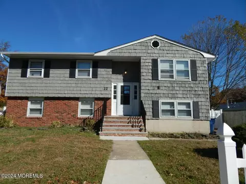 22 Pearl St, Beachwood, NJ 08722