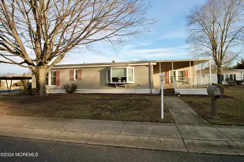 471 Charles Pl, Freehold, NJ 07728