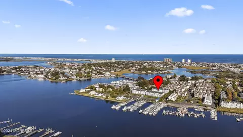 20 Cordelia Ct, Long Branch, NJ 07740