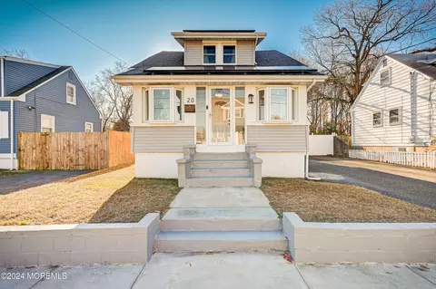 20 5th St, Keansburg, NJ 07734